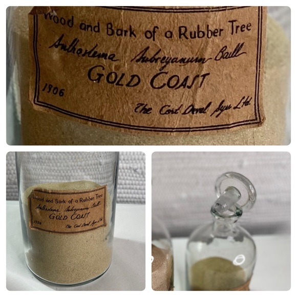 Set of Two French Style Glass Apothecary Bottles with glass stoppers. - Picture 4 of 14